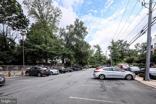 Building Photo - 1730 Arlington Blvd