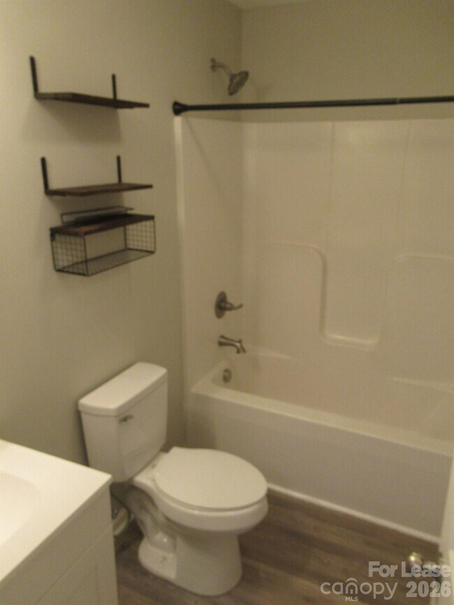 Building Photo - 405 Northbrook III School Rd