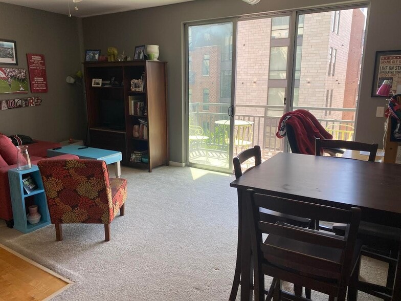 Building Photo - 2080 N Commerce St