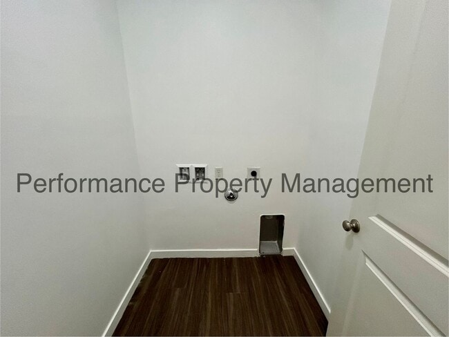 Building Photo - Stunning 3 Bed/2 Bath S Bakersfield Home w...