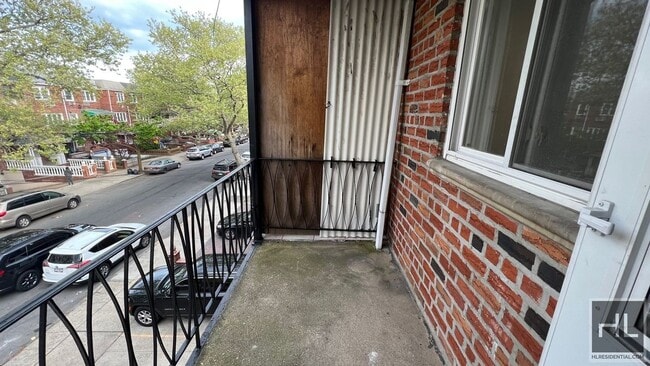 Building Photo - GUT RENOVATED VERY LARGE 3 BEDEROOMS W/ PR...