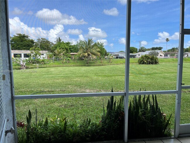 Building Photo - 6550 Royal Palm Blvd