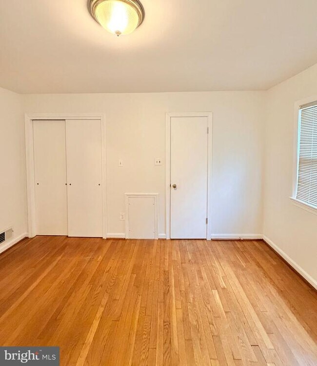 Building Photo - 3125 N Nottingham St