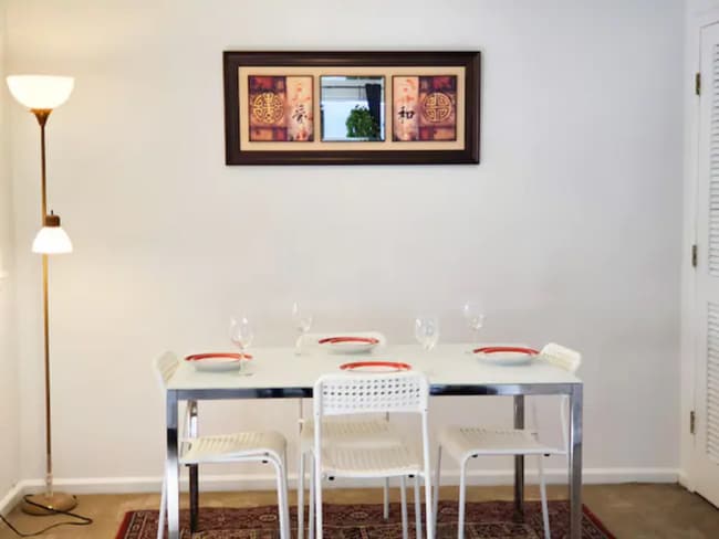 Building Photo - 889 Green St