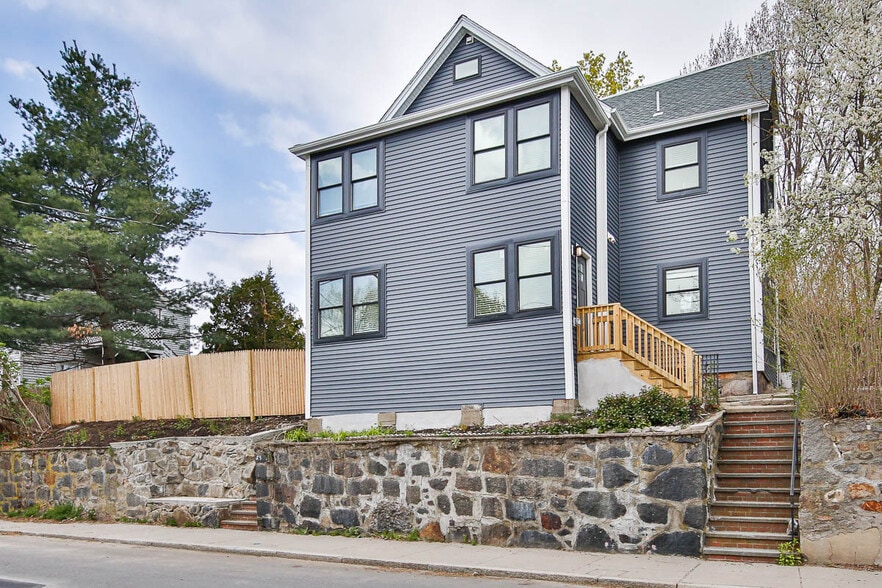 Building Photo - 57 Catherine St