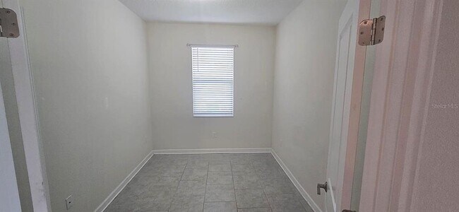 Building Photo - 212 Bergamot Lp