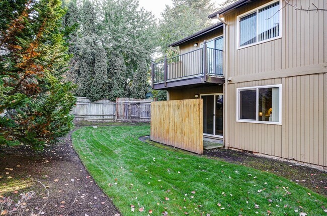 Building Photo - Spacious and immaculate one bedroom! Heat ...