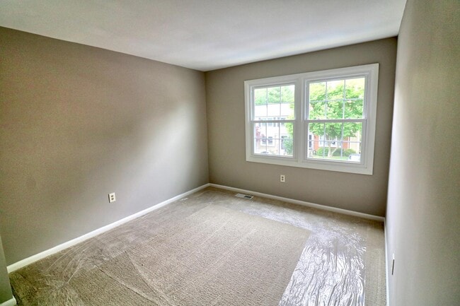 Building Photo - 449 Colonial Ridge Ln