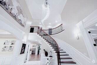 Building Photo - 40 Druid Hill Rd