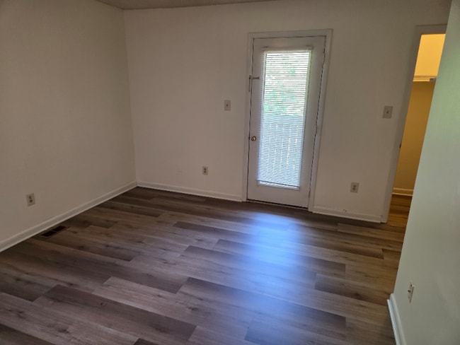 Building Photo - 1511 Medland Rd NW