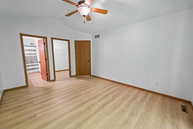 Building Photo - 6030 Boulder Ridge Dr
