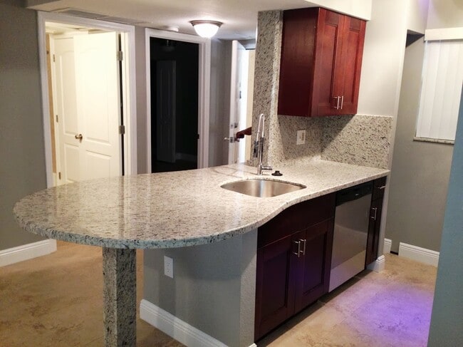 Building Photo - 2850 N Oakland Forest Dr