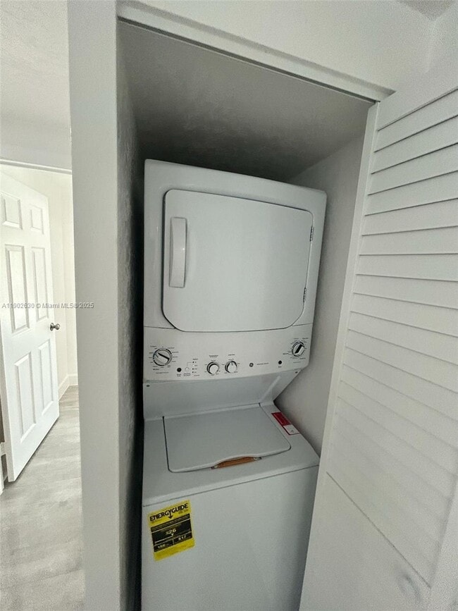 Building Photo - 309 Lewis Ln