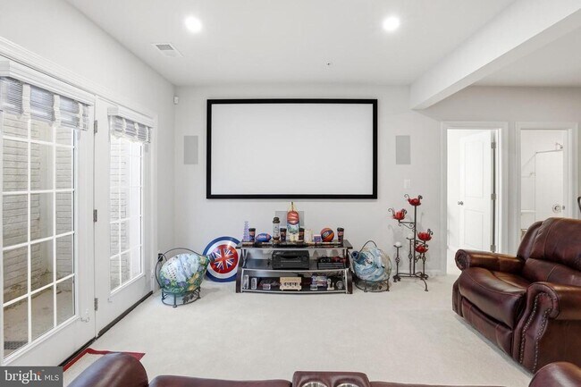 Building Photo - 6702 Savannah Dr
