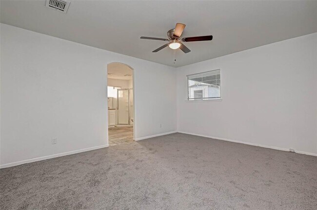 Building Photo - 5503 Lynngate Dr