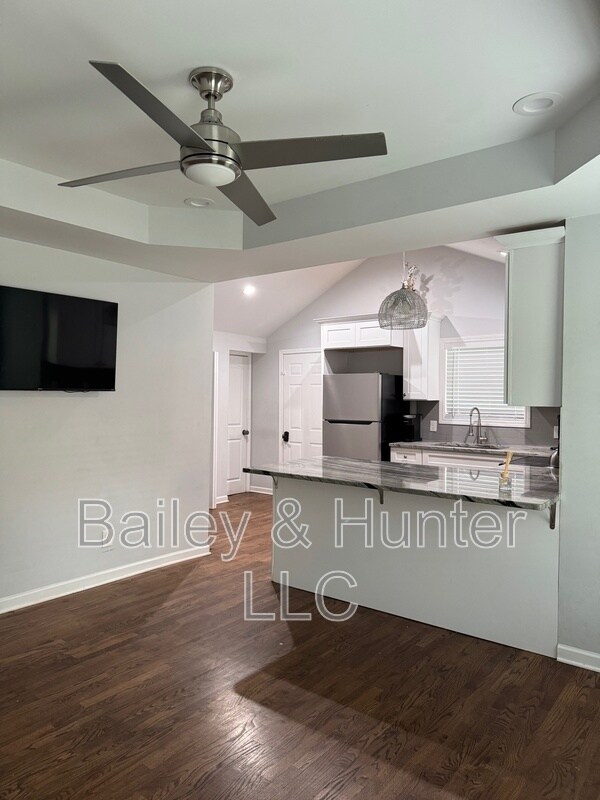 Building Photo - 85 Meldon Ave SE