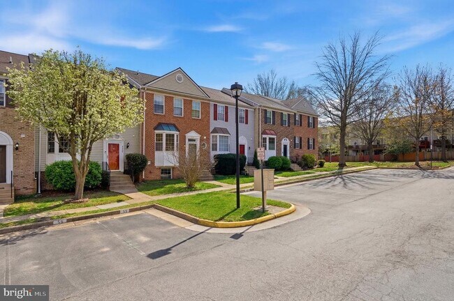 Building Photo - 9663 Franklin Woods Pl