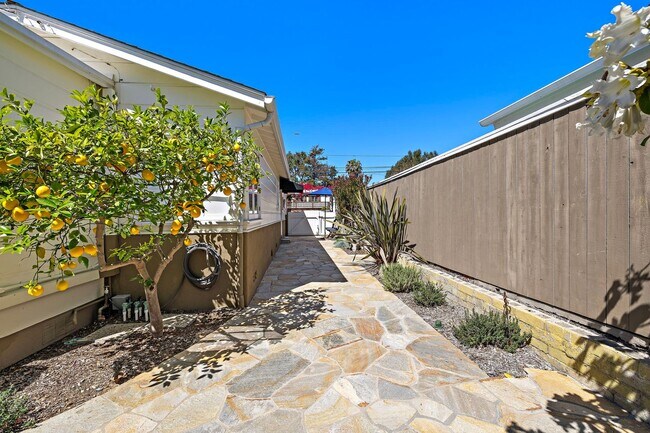 Building Photo - Laguna Village Furnished Rental