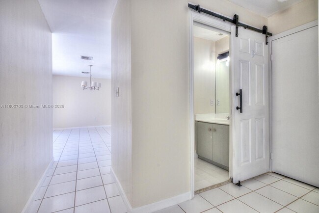 Building Photo - 9965 SW 155th Ct