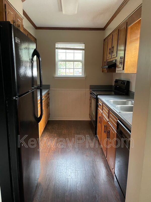 Building Photo - 2412 Deodara Dr