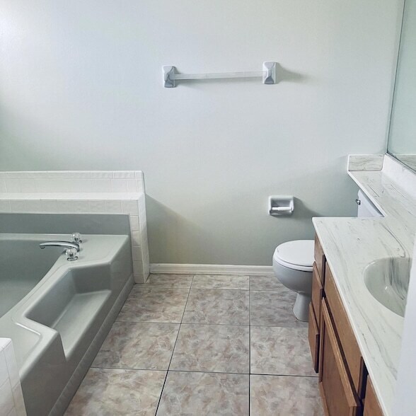 Building Photo - 6911 NW Dorothy St