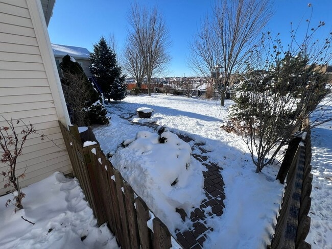 Building Photo - Great family home next door to Edwards Elementary in west Ames-4 bedroom 3 1/2 baths, 2 car garag...