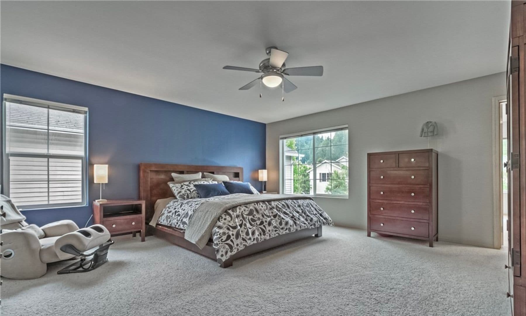 Building Photo - Beautiful Renton Home with A/C Available from now to 5/4/26