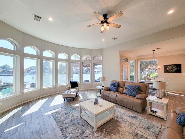 Building Photo - 13653 Lakeside Pl Dr