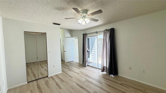 Building Photo - 950 Waterside Ln