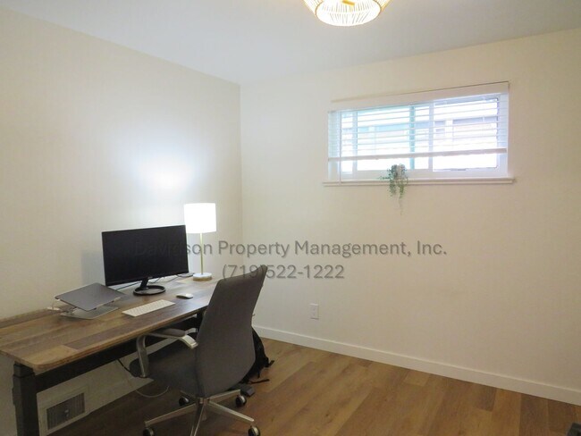 Building Photo - Beautiful Updated 4 Bedroom Near Garden of...