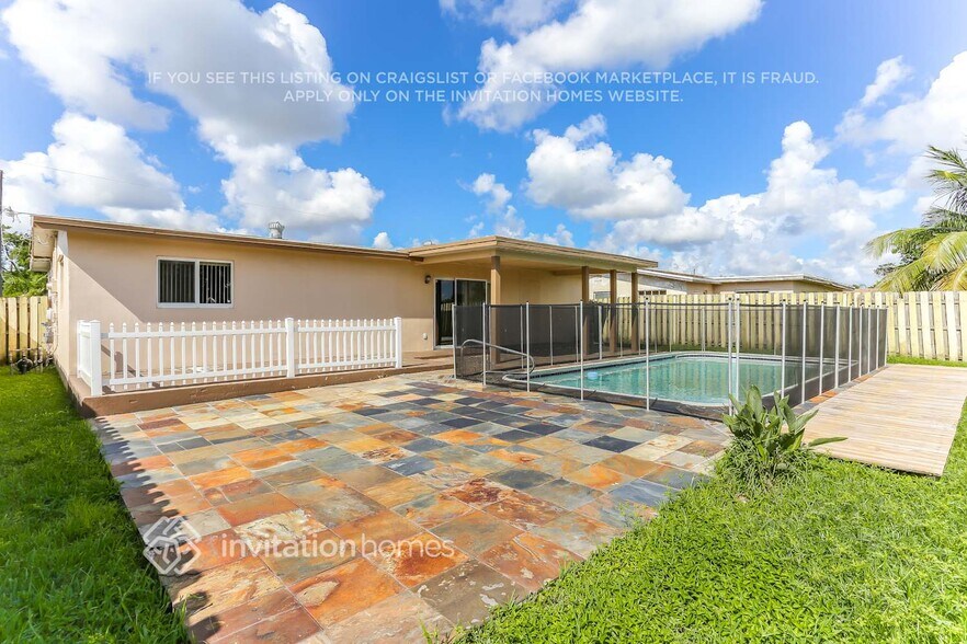 Building Photo - 8410 NW 24th Pl