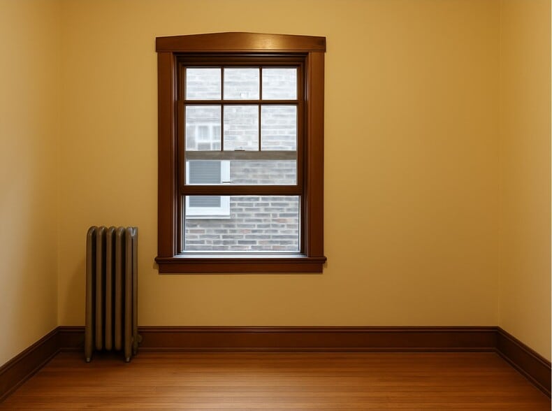 Bed 2 back bedroom - 4700 W 20th St