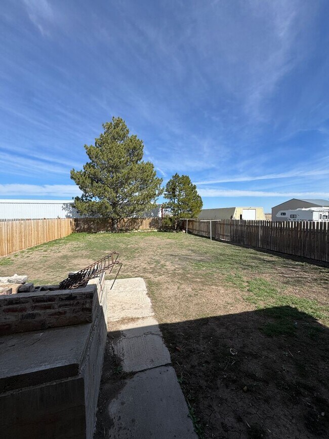 Building Photo - 2192 E Hwy 33