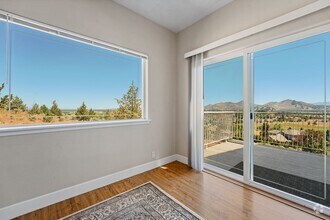 Building Photo - Charming 2 Bedroom ADU with Stunning Smith...