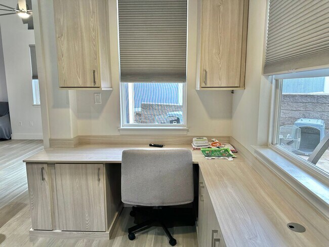 Building Photo - Modern & Custom 3 Bedroom / 2.5 Bathroom House in The Cottages At Kehalani! Pet friendly!