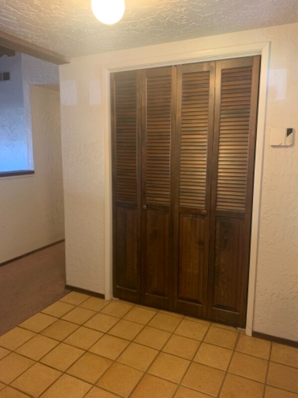 Building Photo - 810 Madrone Ave
