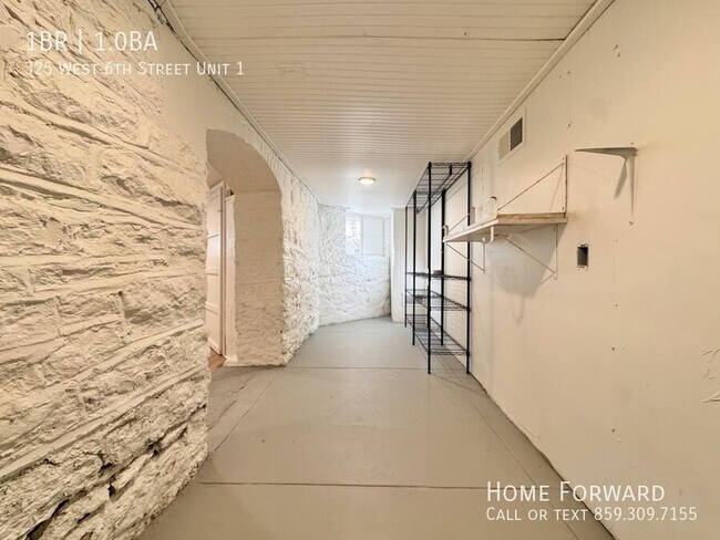 Building Photo - 325 W 6th St