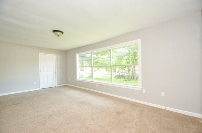 Building Photo - 206 Winkin Ave