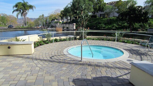 Building Photo - RANCHO BERNARDO - 2 BR RANCH BERNARDO CONDO WITH BEAUTIFUL VIEWS & RESORT STYLE AMENITIES