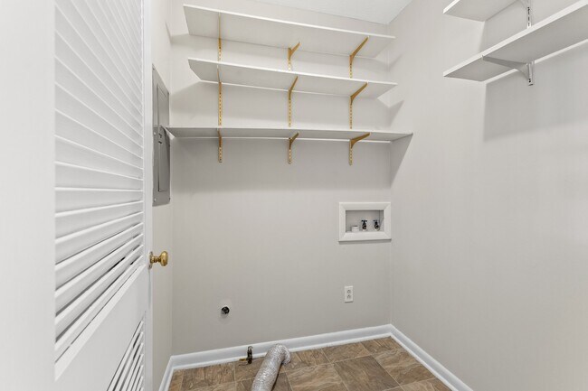 Building Photo - 2125 Talisman Rd