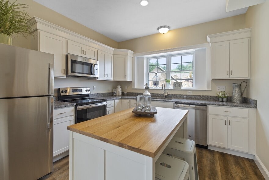 Building Photo - Redtail Crossing