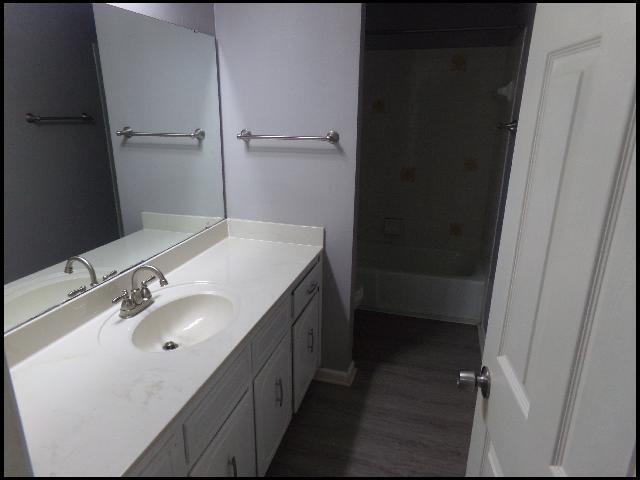 Building Photo - 801 Kierre Dr