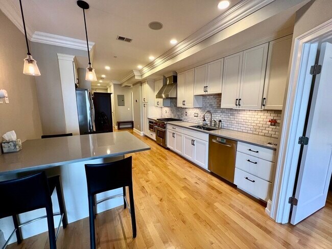 Building Photo - 37 P St