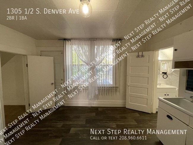 Building Photo - 1305 S Denver Ave