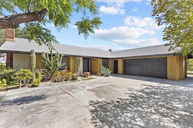 Building Photo - 25660 Allen Way