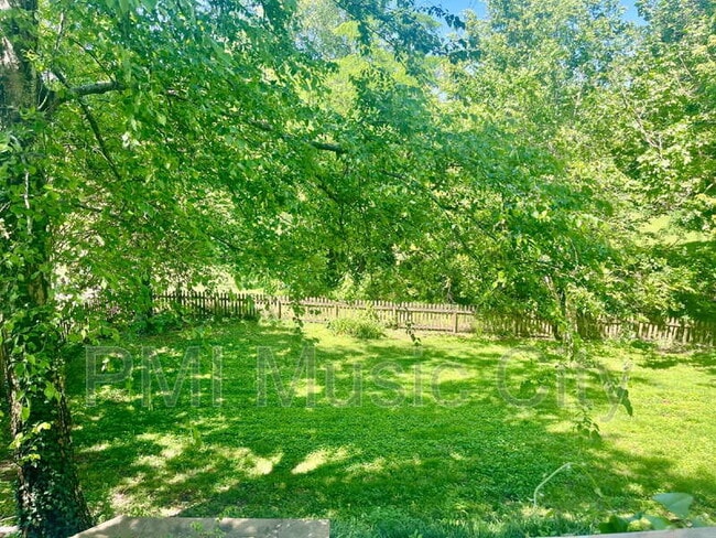 Building Photo - 333 Springhouse Cir