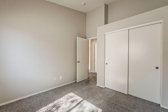 Building Photo - Home for rent