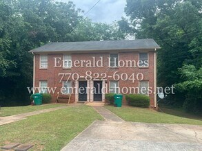 Building Photo - 369-371 Freeport Drive