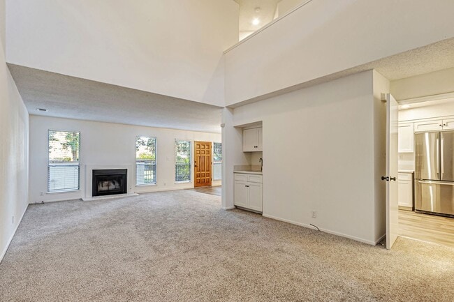 Building Photo - Elegant 3-Bedroom Home with Modern Upgrade...