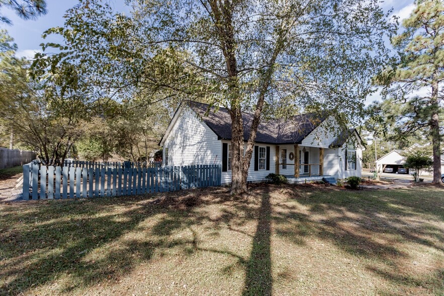 Building Photo - 103 Scaleybark Ct